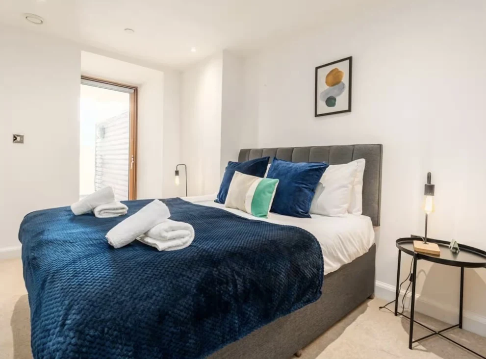 IG Stay managed Cardiff bedroom